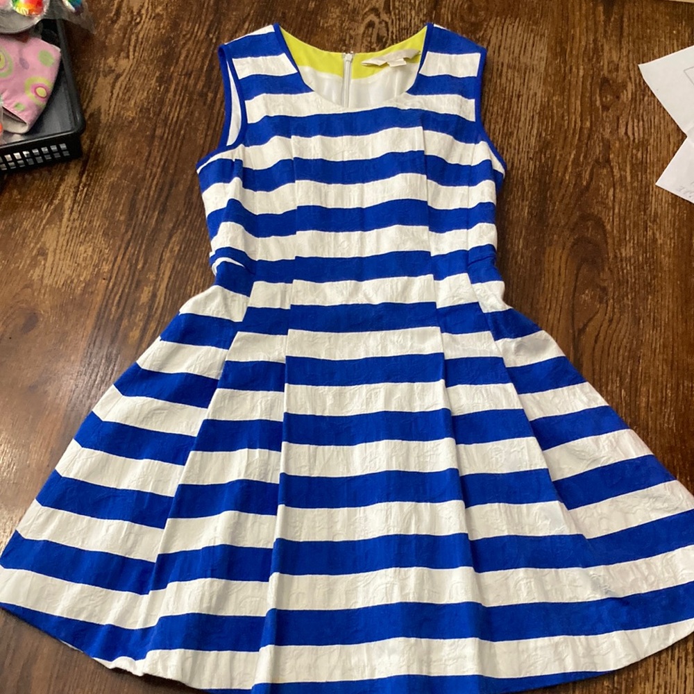 Women’s dress